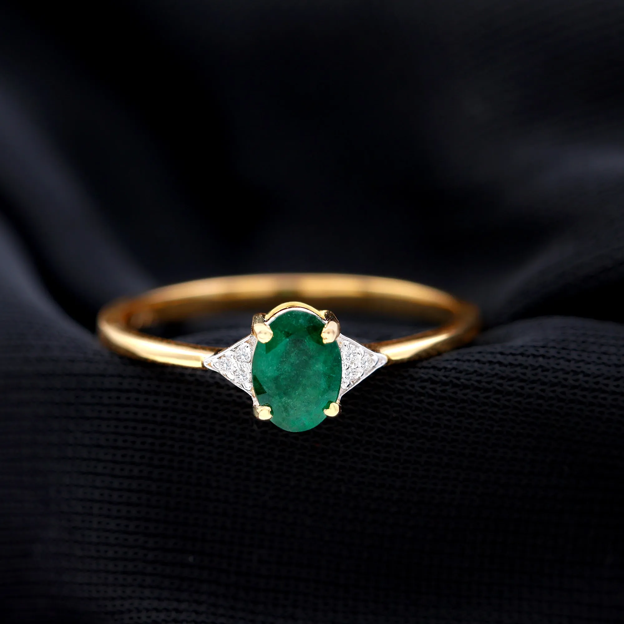 3/4 CT Oval Emerald Engagement Ring with Diamond Trio