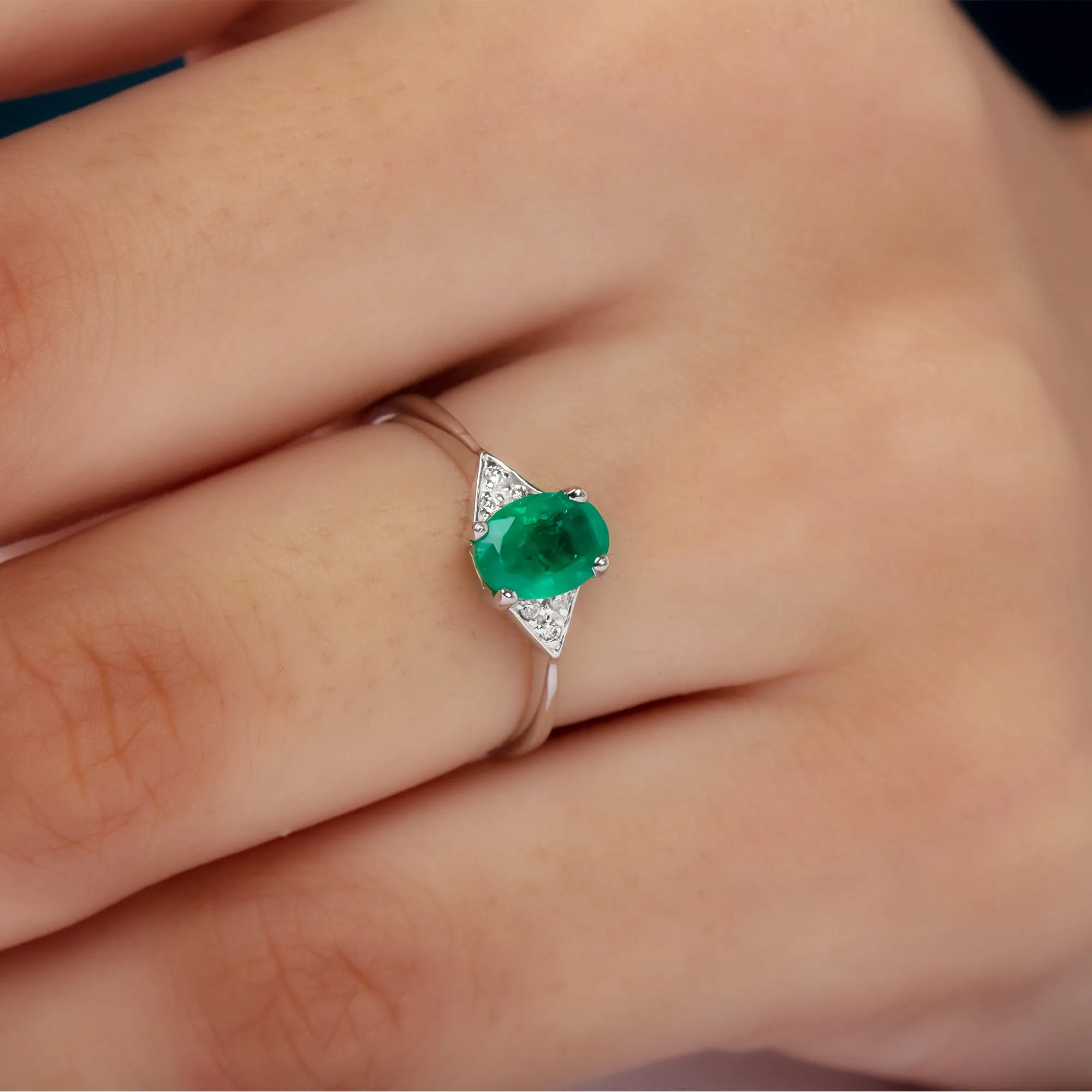 3/4 CT Oval Emerald Engagement Ring with Diamond Trio