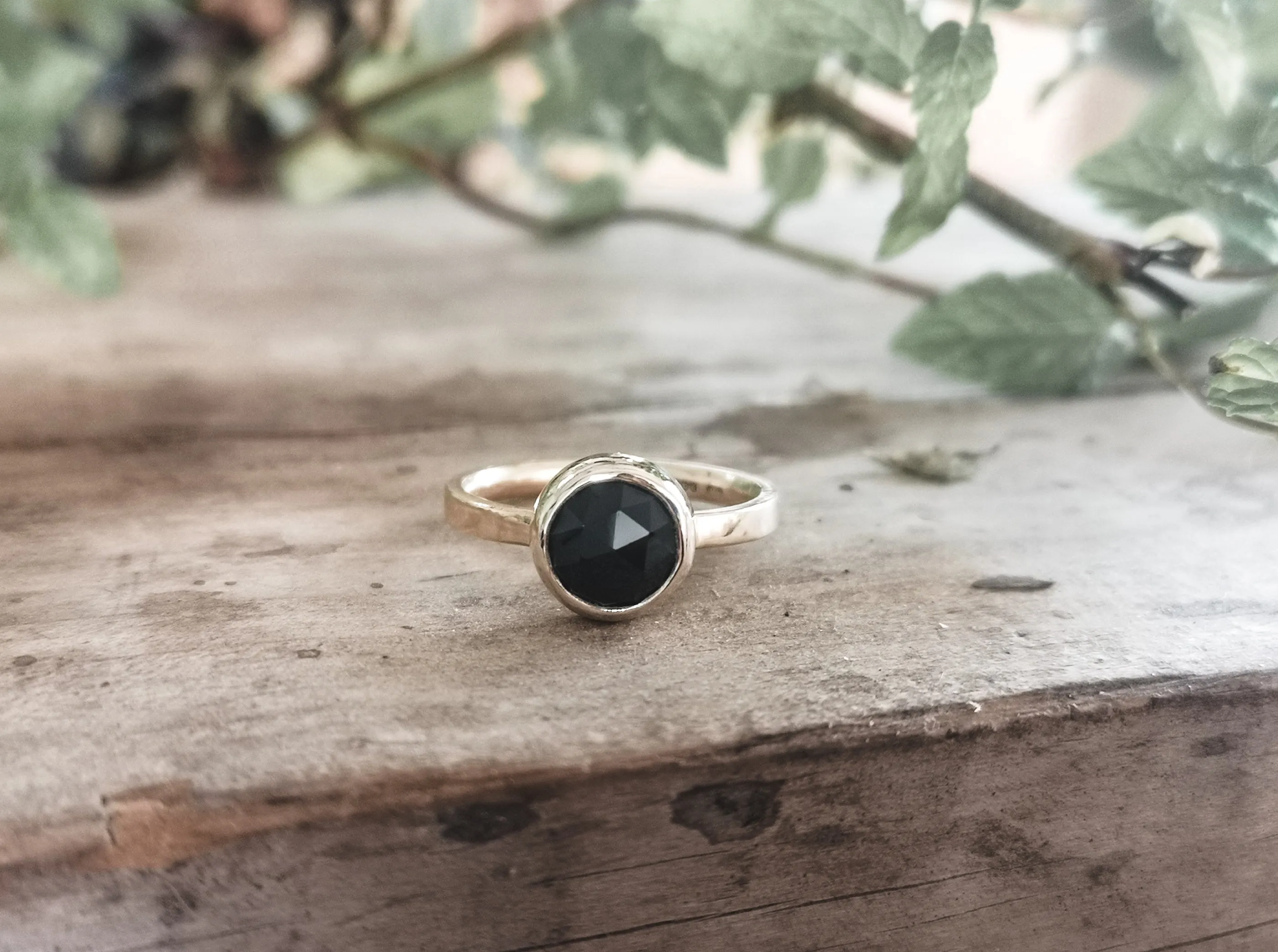 Black Spinel Round Simple Ring