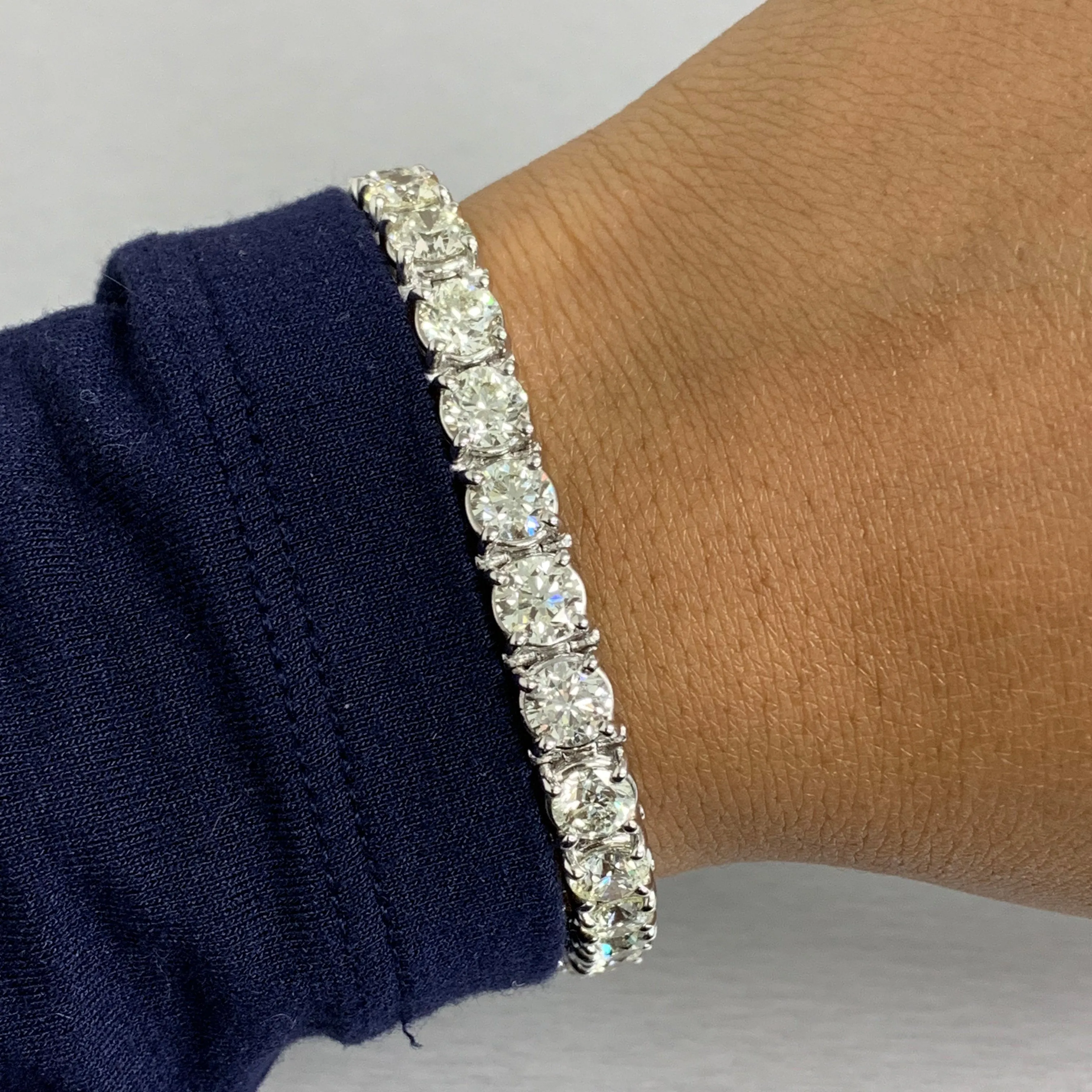 Diamond Tennis Bracelet (20.05 ct Diamonds) in White Gold