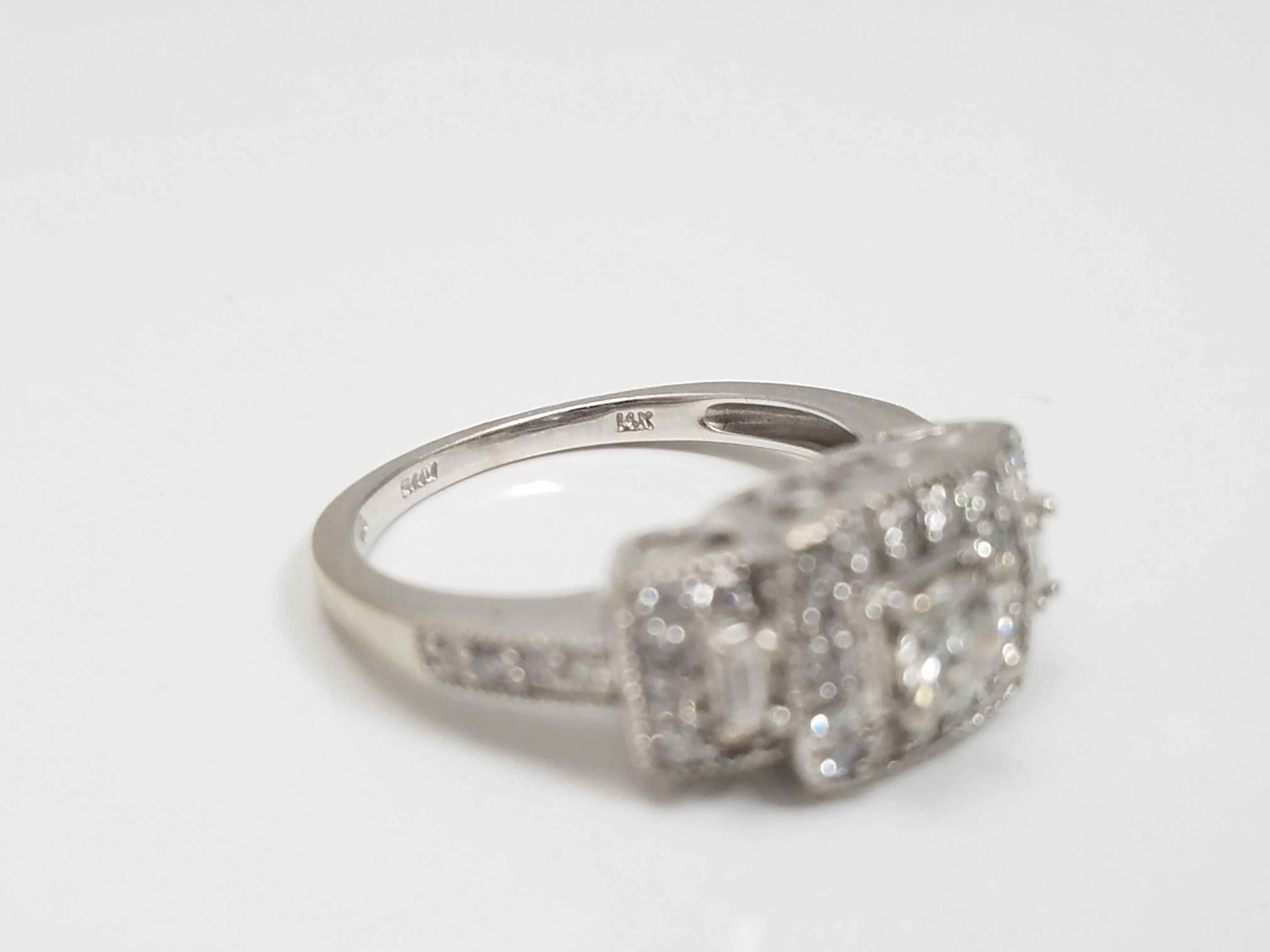 Elegant 1ctw Diamond 14k White Gold Engagement Ring