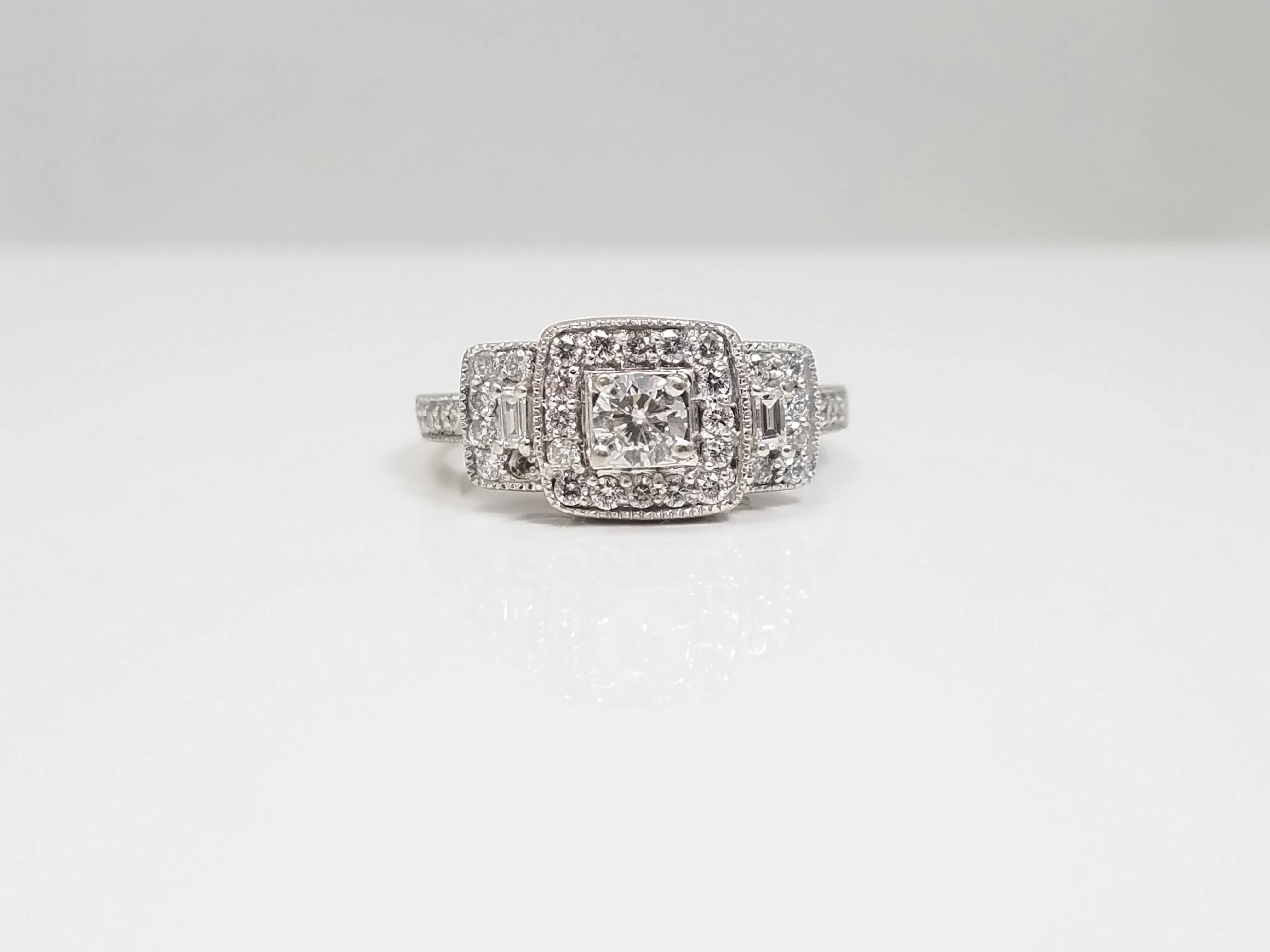 Elegant 1ctw Diamond 14k White Gold Engagement Ring