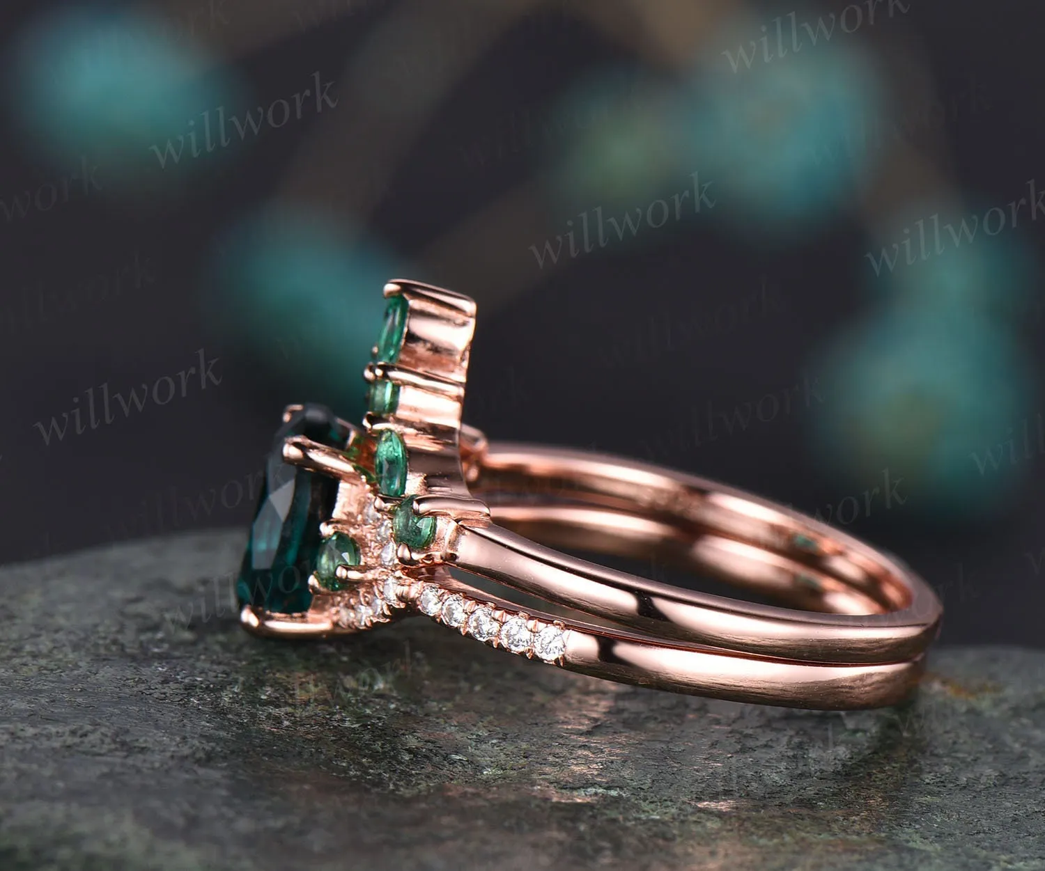 emerald engagement ring set